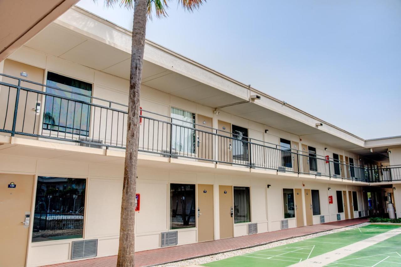 Days Inn By Wyndham St. Petersburg / Tampa Bay Area Pinellas Park Zewnętrze zdjęcie