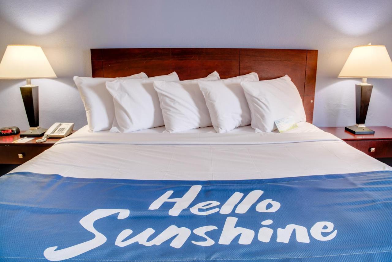 Days Inn By Wyndham St. Petersburg / Tampa Bay Area Pinellas Park Zewnętrze zdjęcie