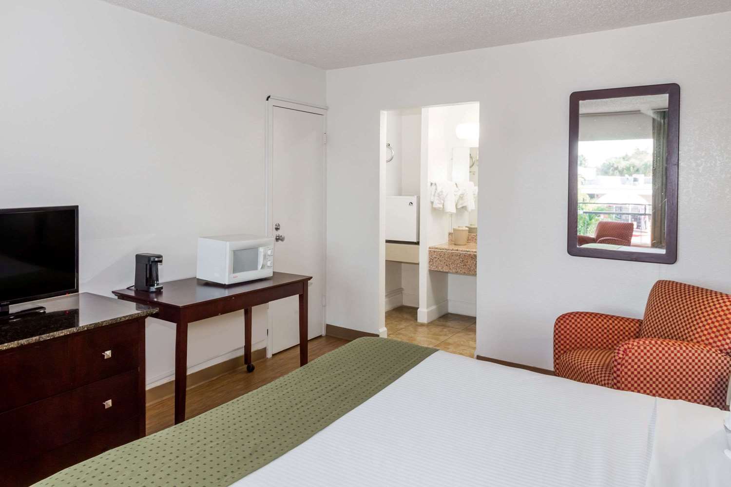 Days Inn By Wyndham St. Petersburg / Tampa Bay Area Pinellas Park Zewnętrze zdjęcie