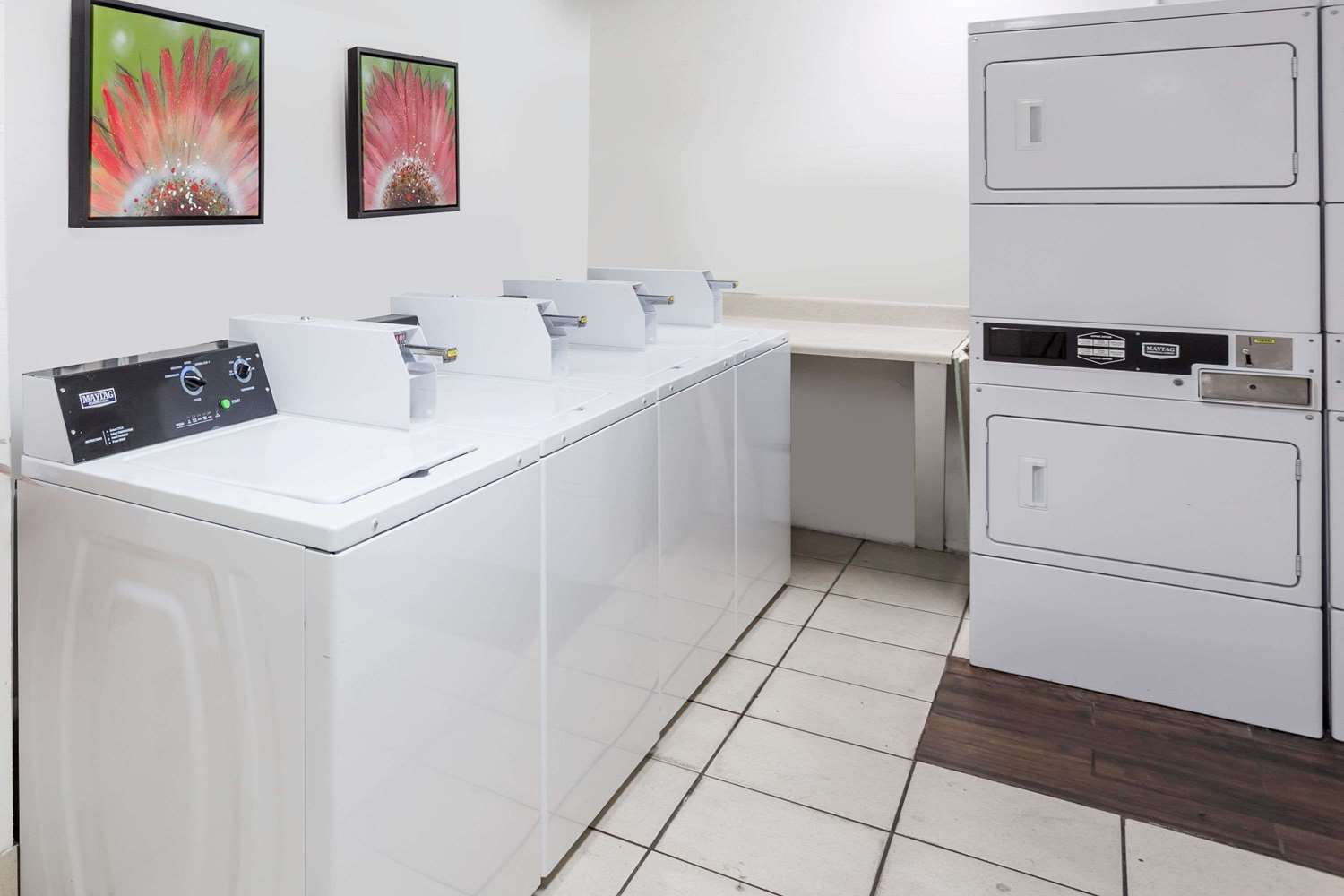 Days Inn By Wyndham St. Petersburg / Tampa Bay Area Pinellas Park Zewnętrze zdjęcie